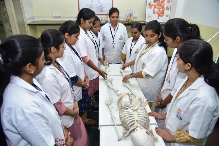 Teaching physiotherapy students